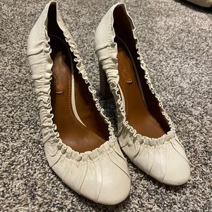 BCBG MaxAzira Retro ruched leather wood stack heels